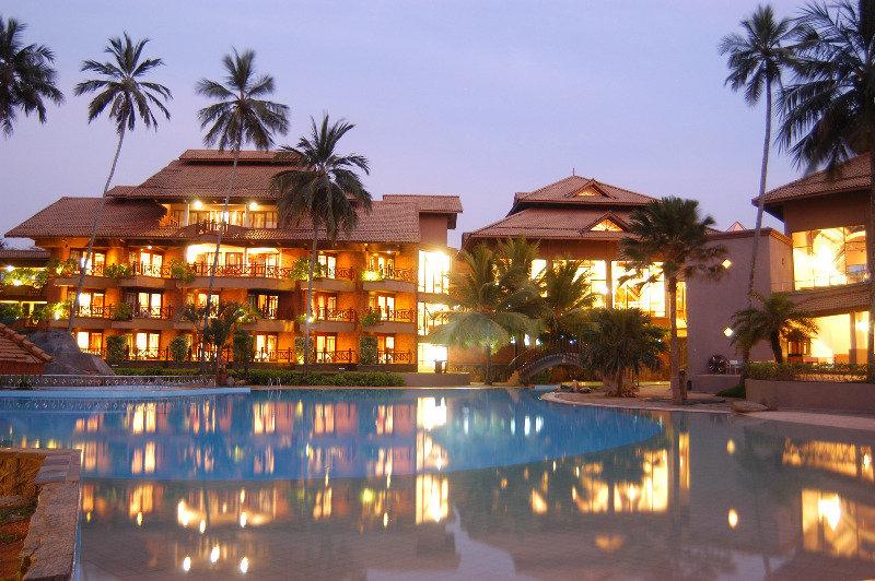 Royal Palms Beach Hotel Kalutara Exterior foto
