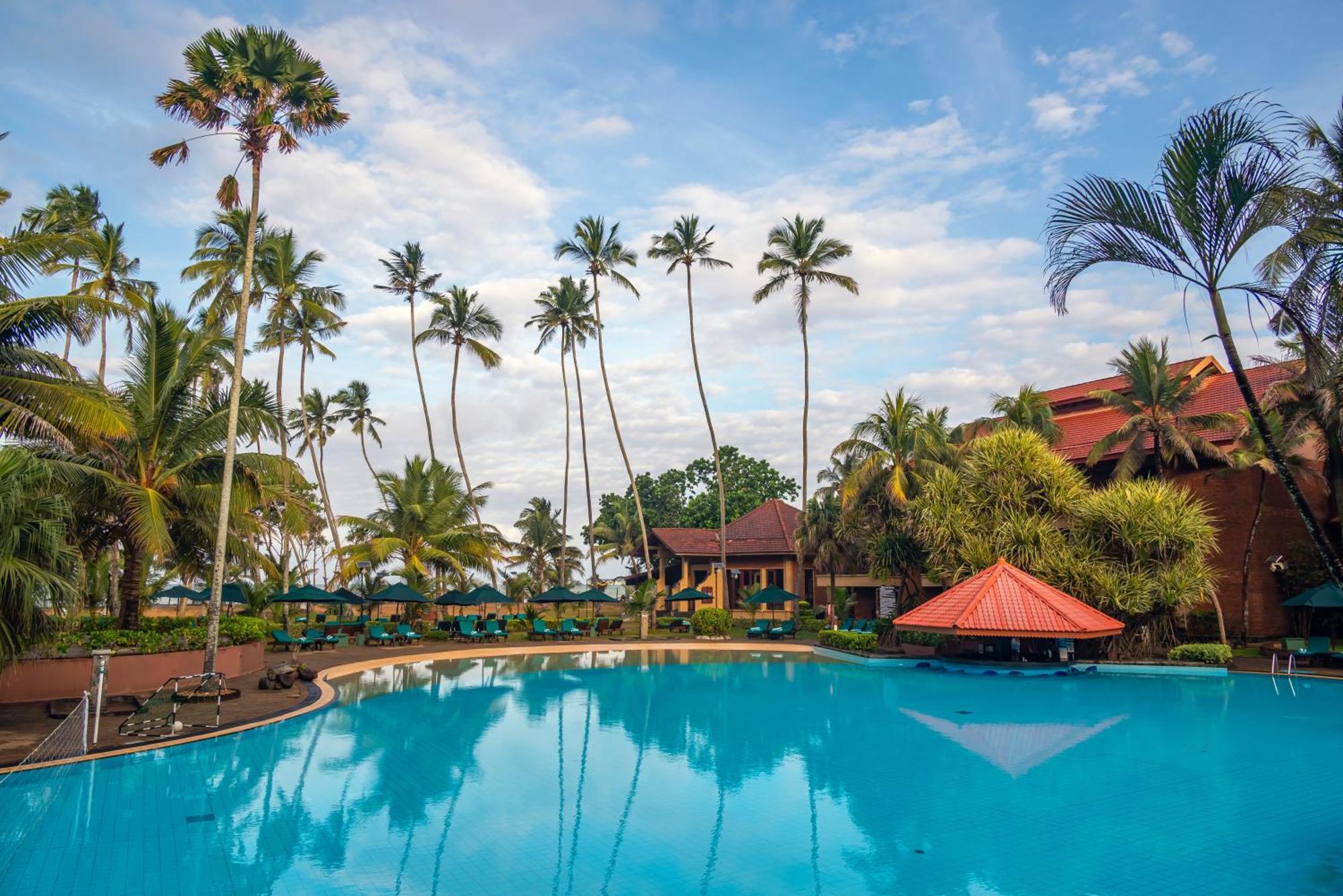 Royal Palms Beach Hotel Kalutara Exterior foto