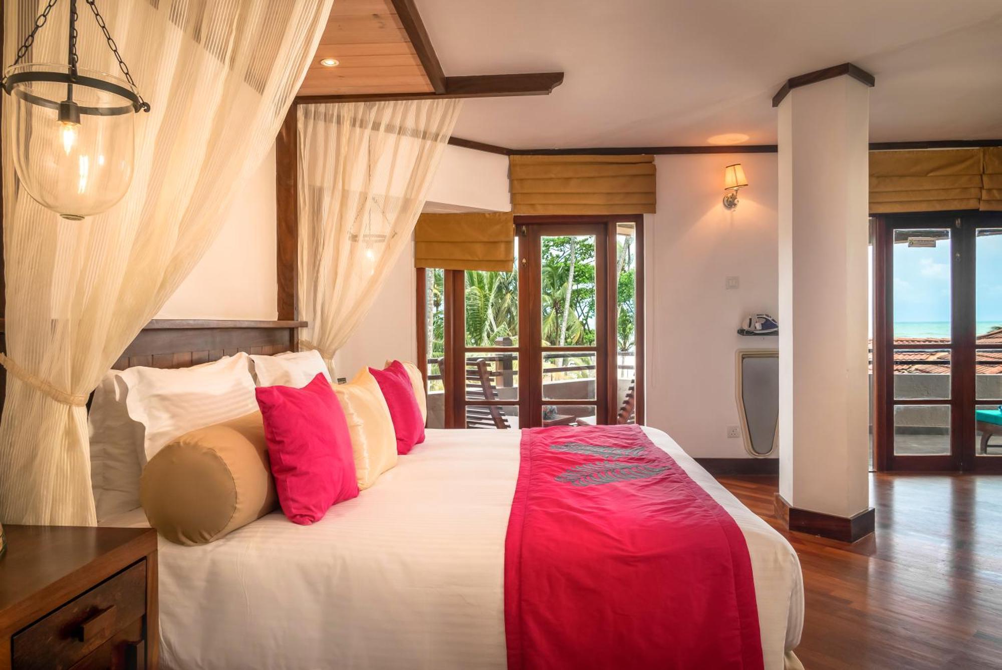 Royal Palms Beach Hotel Kalutara Exterior foto