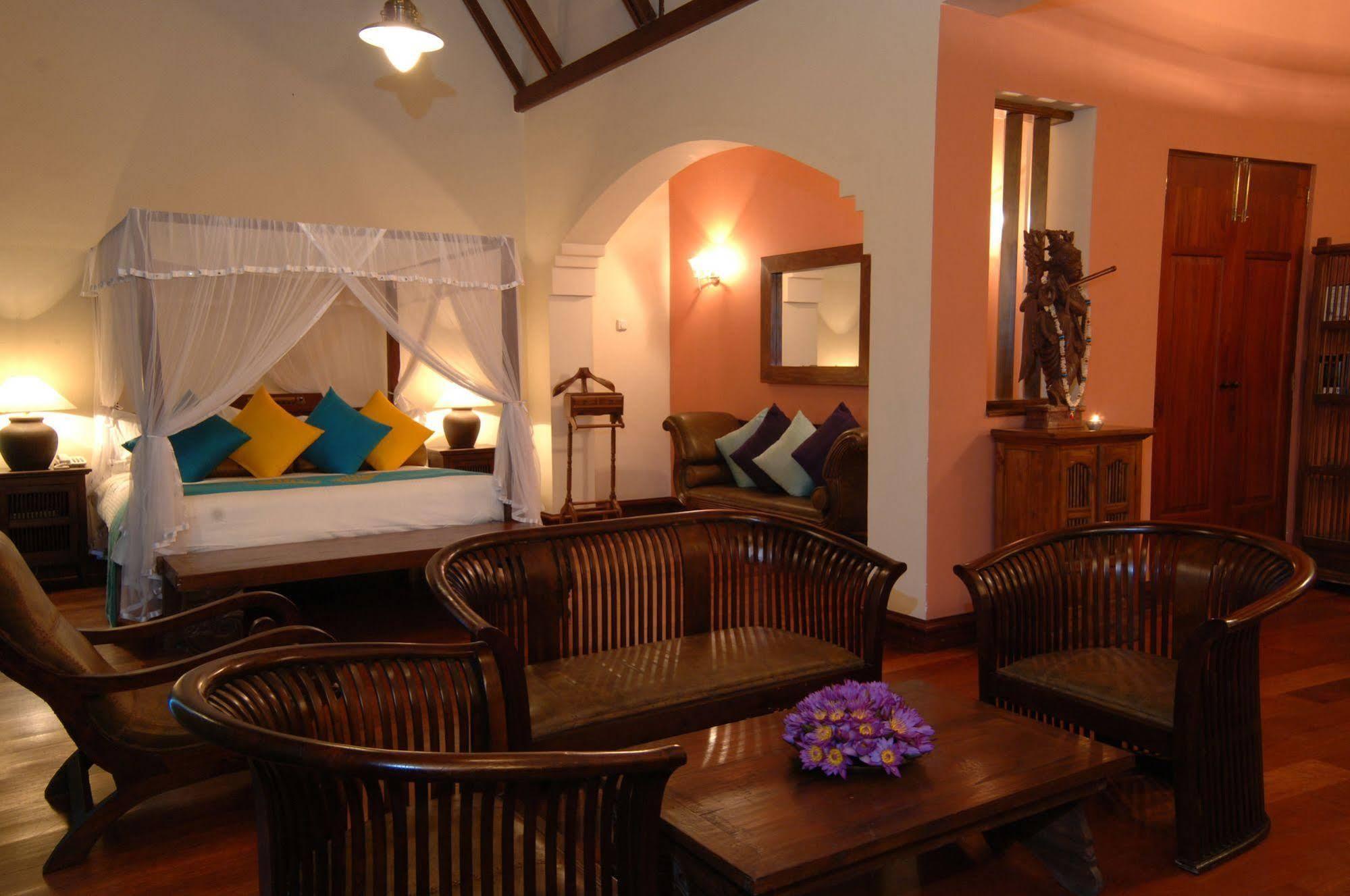 Royal Palms Beach Hotel Kalutara Exterior foto